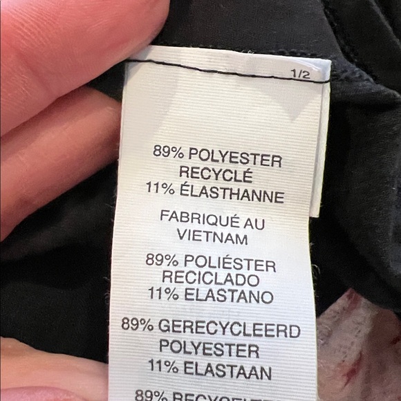 Vuori Women's Long Sleeve Halo Ruched Tee in Black Size XS - Picture 9 of 9